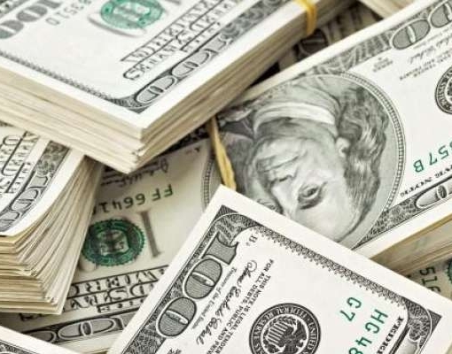 Dólar fecha em queda a R$3,7155 com esperança de acordo entre EUA e China 
