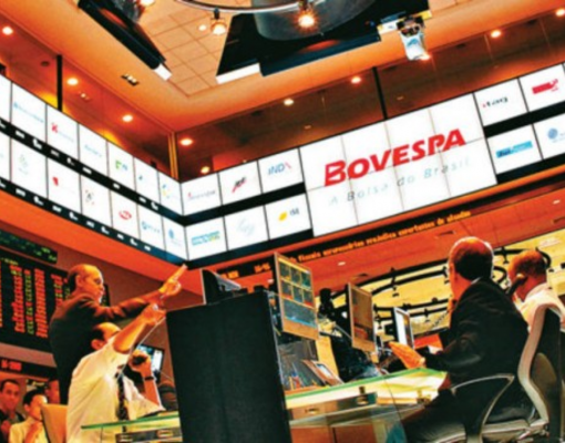Ibovespa fecha em nova máxima com confiança sobre Previdência 