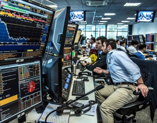 Ibovespa fecha em alta com cenário favorável para reforma da Previdência 