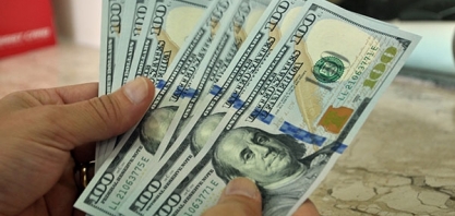 Dólar recua com expectativa sobre texto da reforma da Previdência 