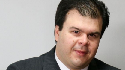 Ex-ministro conquista corações no setor de energia e deve virar referência