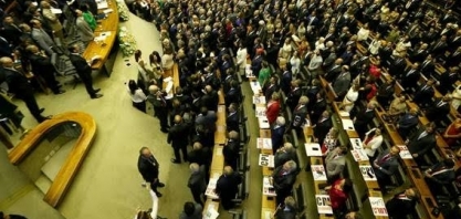 Previdência: Proposta prevê idade mínima de 65 anos para homem e mulher