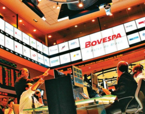 Ibovespa renova máxima e encosta em 99 mil pts com apostas sobre reformas 