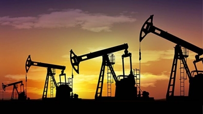 Petróleo sobe 27%, para US$ 68, na maior alta trimestral em dez anos 