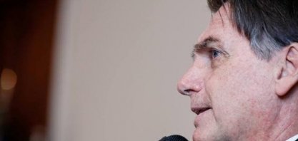 Foi uma 'chuva de verão', mas agora 'o céu está lindo', diz Bolsonaro