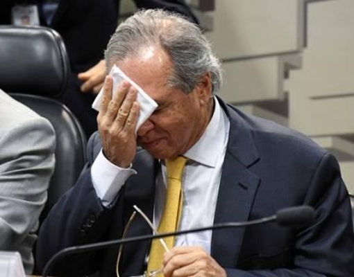 Guedes critica articulação política e diz não ter apego ao cargo
