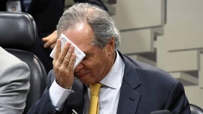 Guedes critica articulação política e diz não ter apego ao cargo
