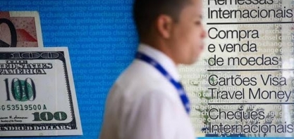 Após chegar aos R$ 4, dólar fecha em queda, a R$ 3,92