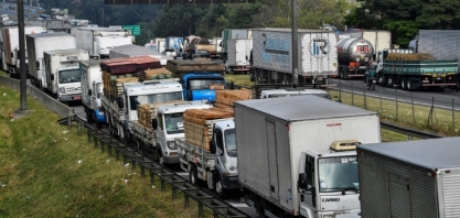 Pacote para caminhoneiros prevê R$2 bi para rodovias