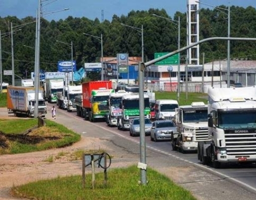 Governo prepara pacote que tenta aliviar queixas dos caminhoneiros