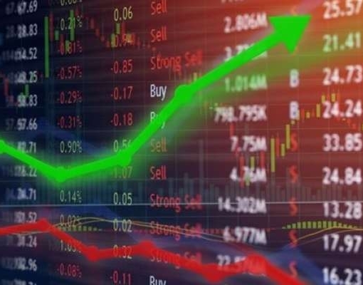 Ibovespa fecha em alta com Petrobras e Vale; JBS renova cotação recorde 