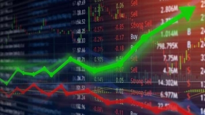 Ibovespa fecha em alta com Petrobras e Vale; JBS renova cotação recorde 