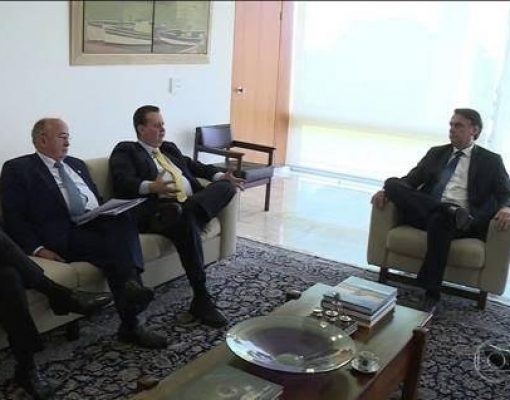 Bolsonaro reduz tensão com partidos mas não garante apoio formal ao governo