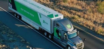 Caminhões autônomos iniciam testes de entregas para os correios nos EUA