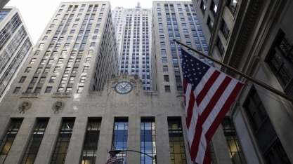 Soja bate mínimas de 10 anos em Chicago por tensões entre EUA e China 