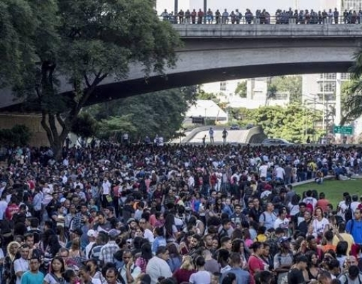 Brasil cria 129,6 mil vagas formais em abril, melhor resultado desde 2013