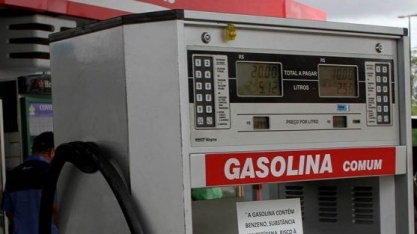 Gasolina recua em 18 Estados; valor médio cai 0,02% no País 