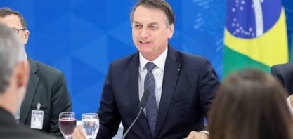 Bolsonaro diz estuda reduzir imposto para computadores e celulares
