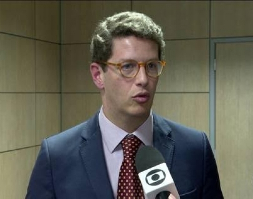 Salles diz que fim do Fundo Amazônia está 'aparentemente' mais longe