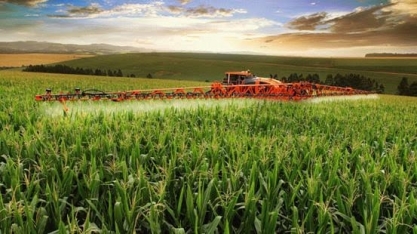 Brasil libera agroquímicos, mas quem os controla é a China