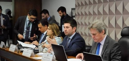 Texto da MP da Liberdade Econômica dispensa trabalhador de bater ponto