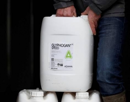 Prefeitos franceses desafiam governo e proíbem uso do pesticida glifosato