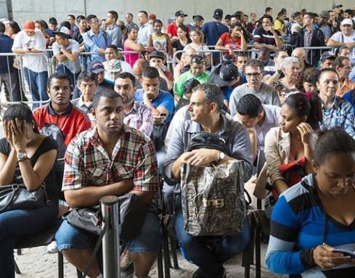 3,3 milhões de desempregados procuram trabalho há pelo menos 2 anos