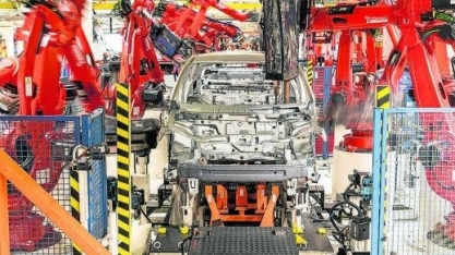 Montadoras mergulham na tecnologia