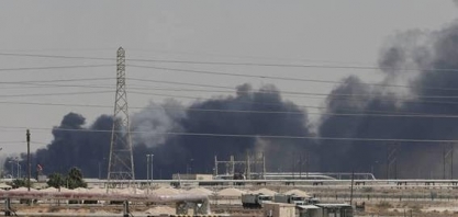 Petróleo sobe 12% após ataques de drone contra instalações sauditas