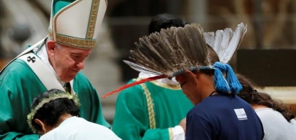 Fogo na Amazônia foi ateado por interesses que destroem, diz papa