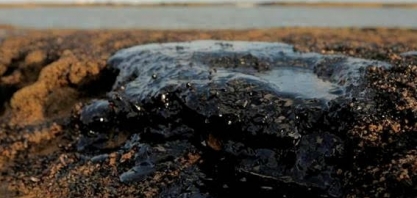 Governo investiga 30 navios para desvendar derrame de petróleo  no NE