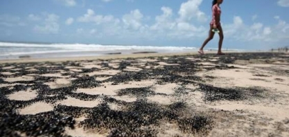 Ibama confirma petróleo venezuelano nas praias do Nordeste