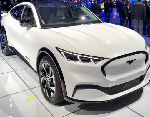Mustang apresenta seu primeiro jipe elétrico no Salão de Los Angeles