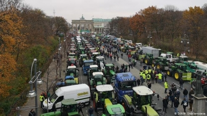 Milhares de agricultores protestam em Berlim contra pacote de reformas