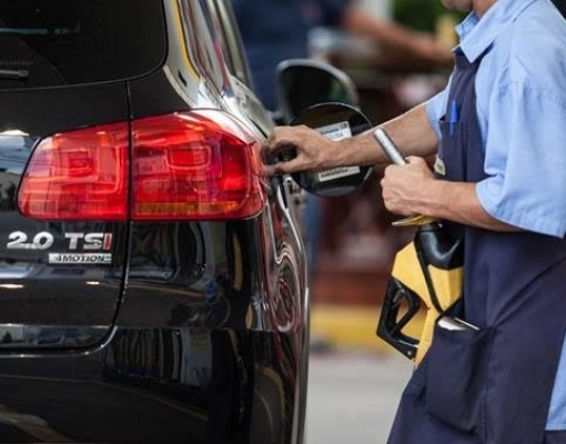 Gasolina cai em 15 Estados e no DF, mas valor médio avança 0,11% no País