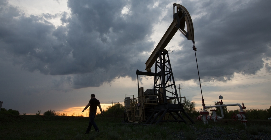 Preços do petróleo caem por temores de excesso de oferta