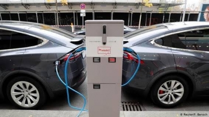 UE aprova pacote de subsídios para baterias de carros elétricos