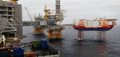 Preços do petróleo despencam com alívio em tensões EUA-Irã