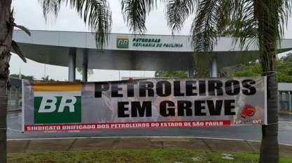 Petroleiros aprovam greve a partir de sábado