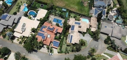 Instalação de sistema solar em telhados triplica no Brasil em 2019