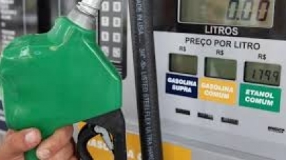 Gasolina segue mais competitiva que etanol que só é vantajoso em SP e GO