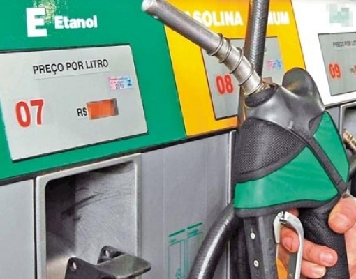 Gasolina segue mais competitiva do que etanol que só é vantajoso em MT