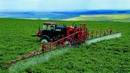 Brasil tem importação recorde de agrotóxicos no primeiro ano de Bolsonaro