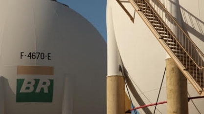  Petrobras faz importação adicional de gás de cozinha e reduz preço em 10%