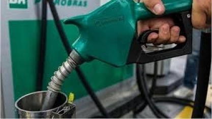 Preço da gasolina recua 0,64% na 1º quinzena de março