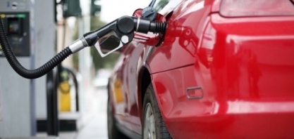 Gasolina nas refinarias passa a R$ 0,91 por litro após novo corte