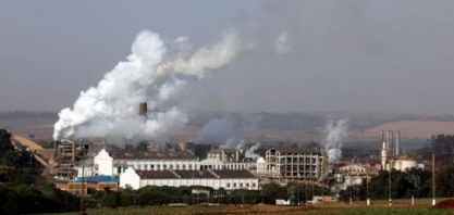 Queda na demanda por etanol mói indústria de cana do Brasil