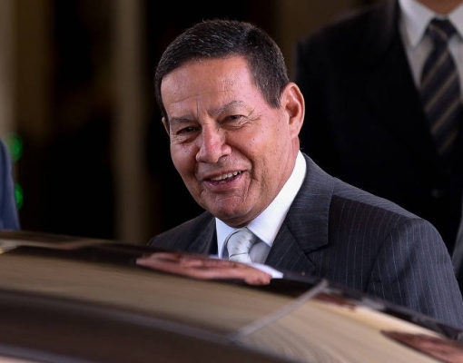 Limites e responsabilidades – Por Hamilton Mourão