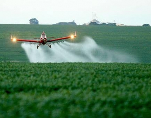 Importação de agrotóxico cai, mas Europa eleva vendas ao Brasil