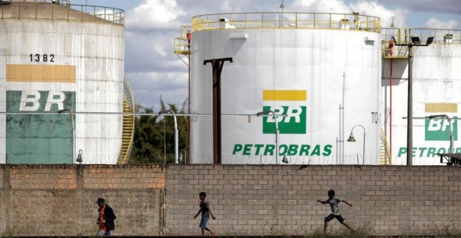 Petrobras eleva diesel em 7% na refinaria a partir de hoje;gasolina sobe 5%